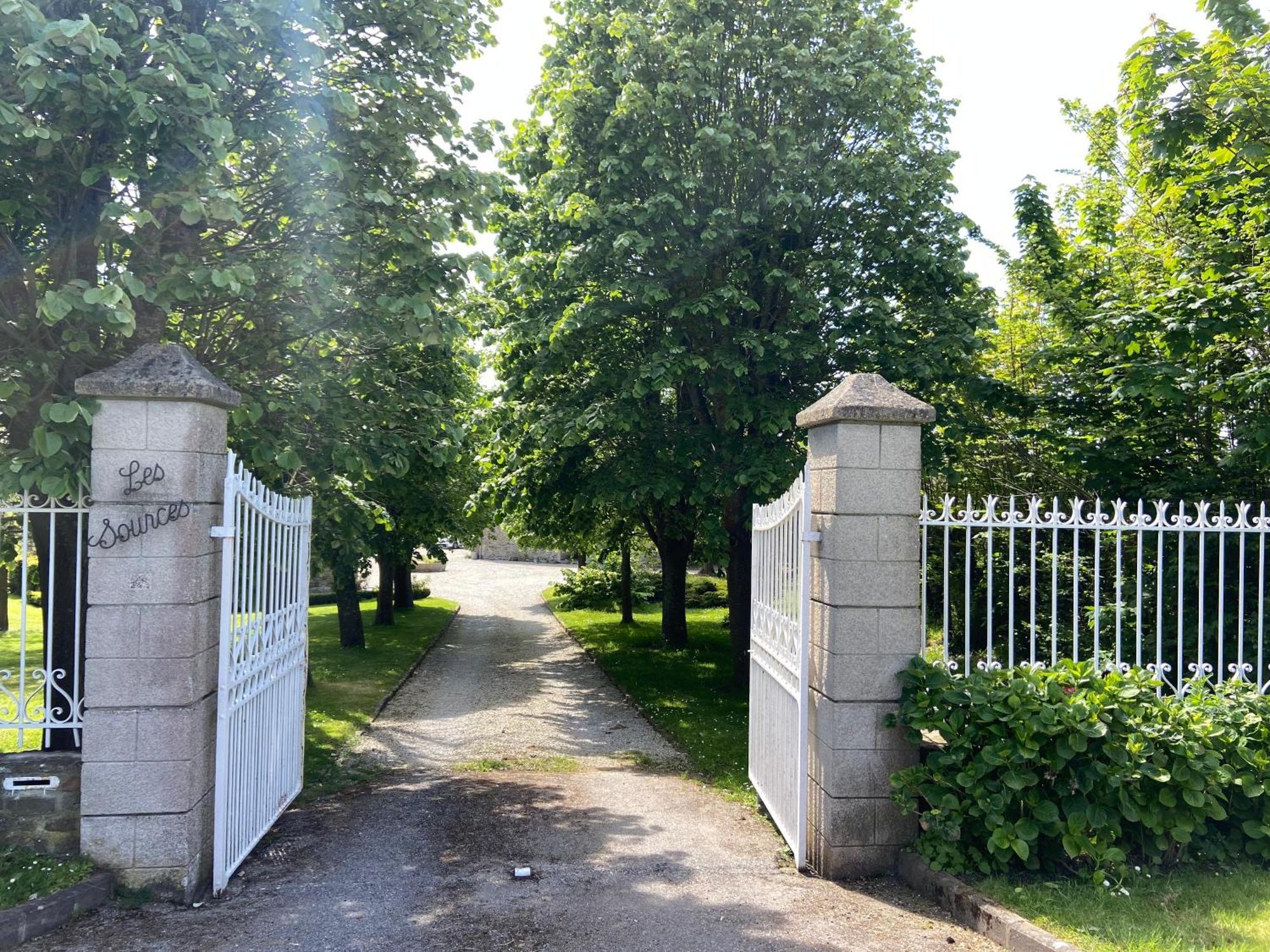 Chambres D'Hotes & Gites - Domaine Les Sources Portbail Exterior foto